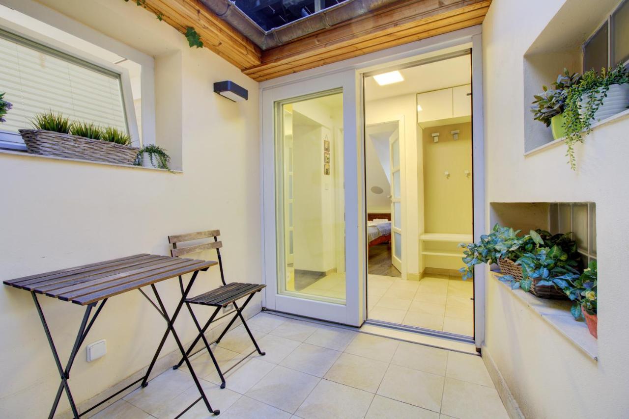 Agnes - Apartments Прага Экстерьер фото