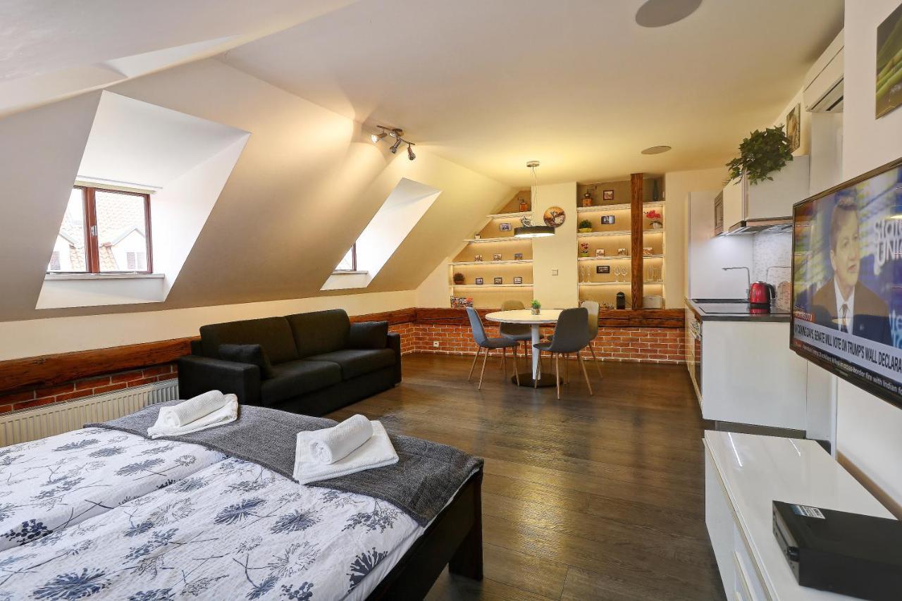 Agnes - Apartments Прага Экстерьер фото