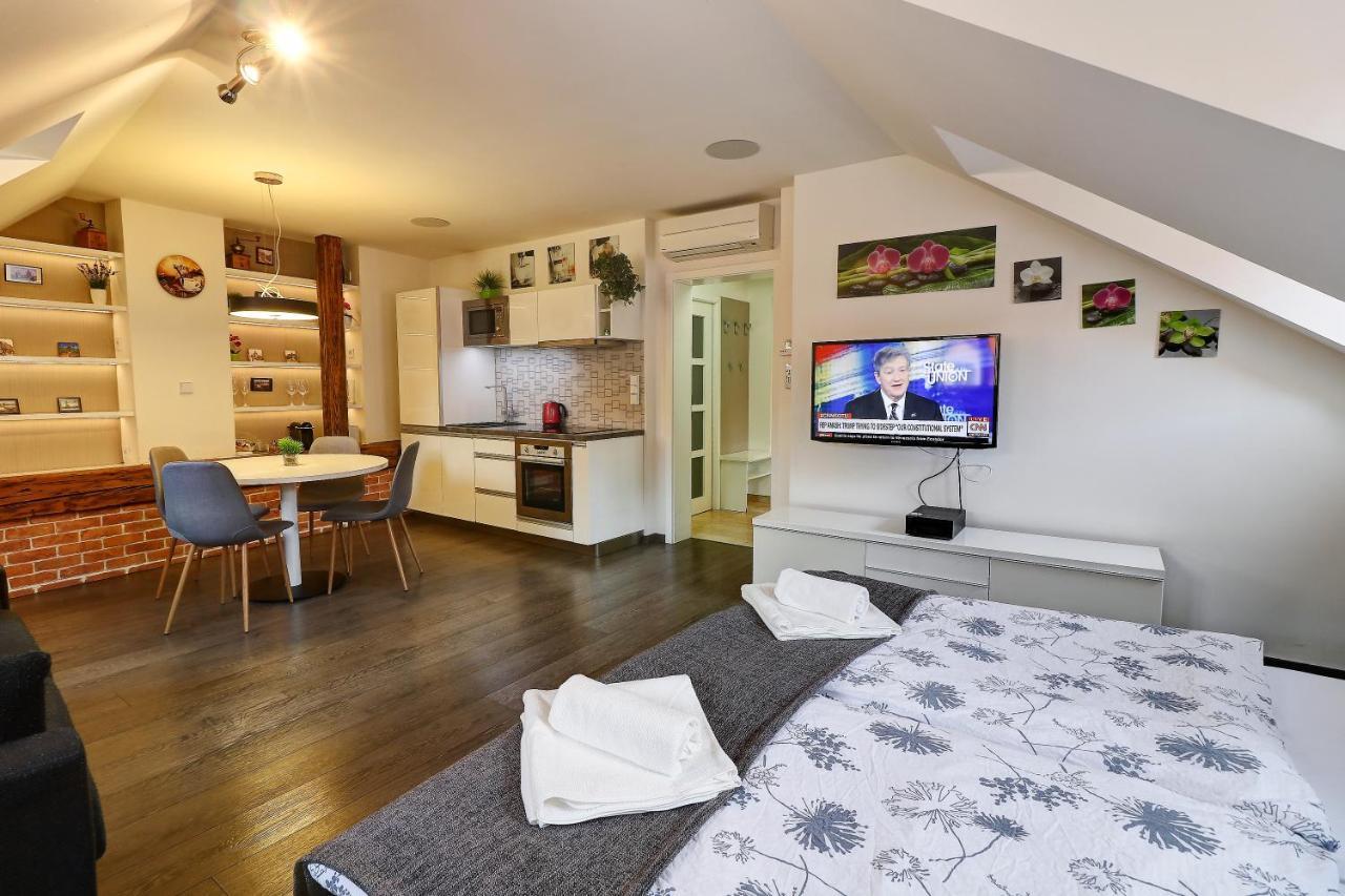 Agnes - Apartments Прага Экстерьер фото